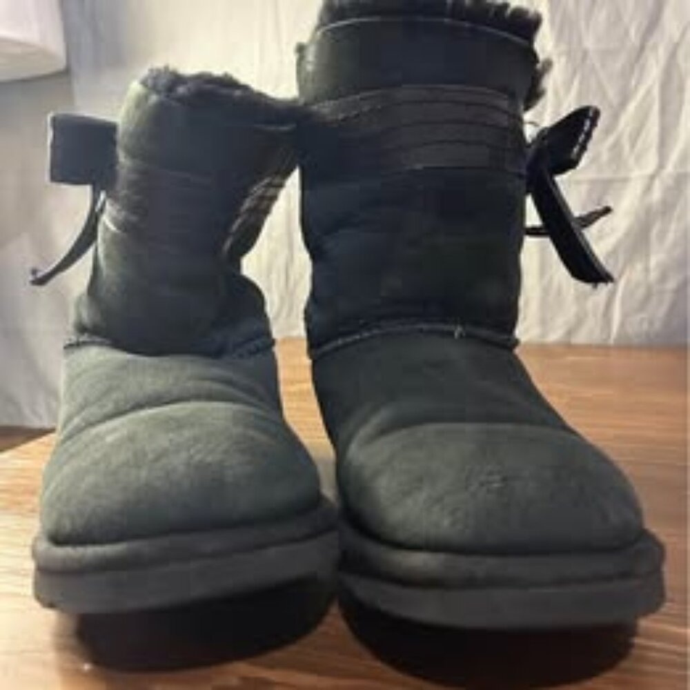 UGG Women Shoes size 9